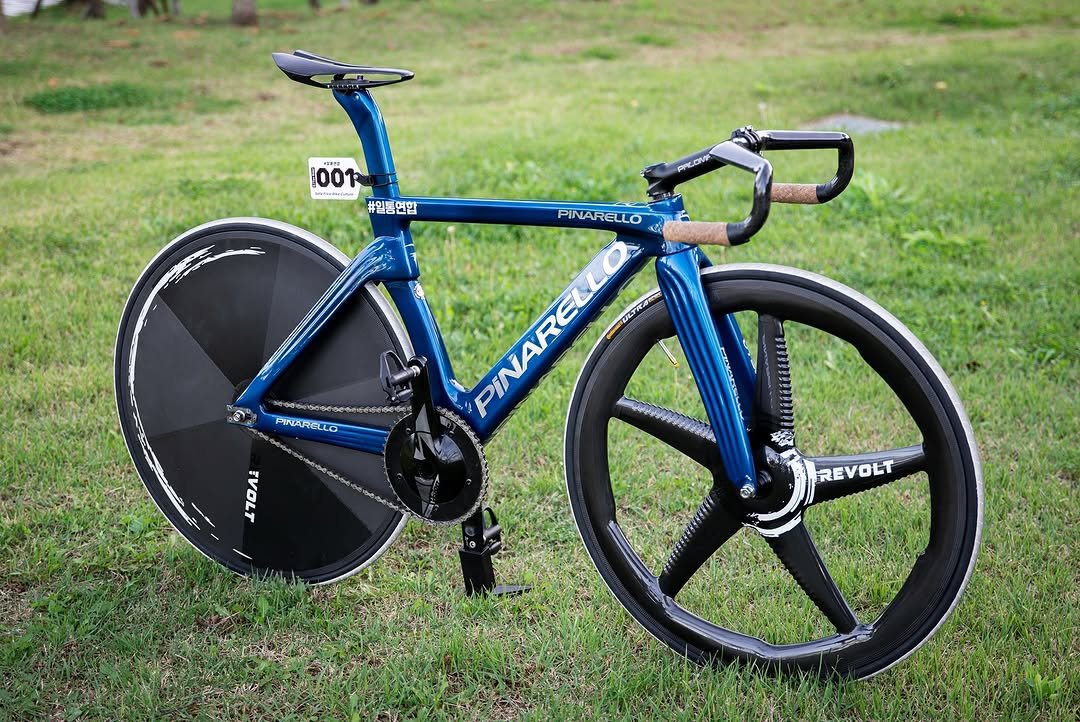 Photo by 0.1통라이더 on October 24, 2025. May be an image of bicycle and text.