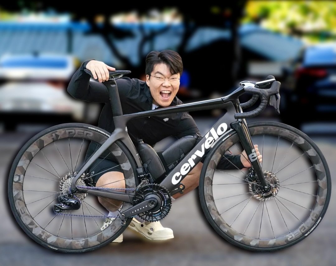 Photo by 0.1통라이더 on October 10, 2025. May be an image of bicycle and tire.