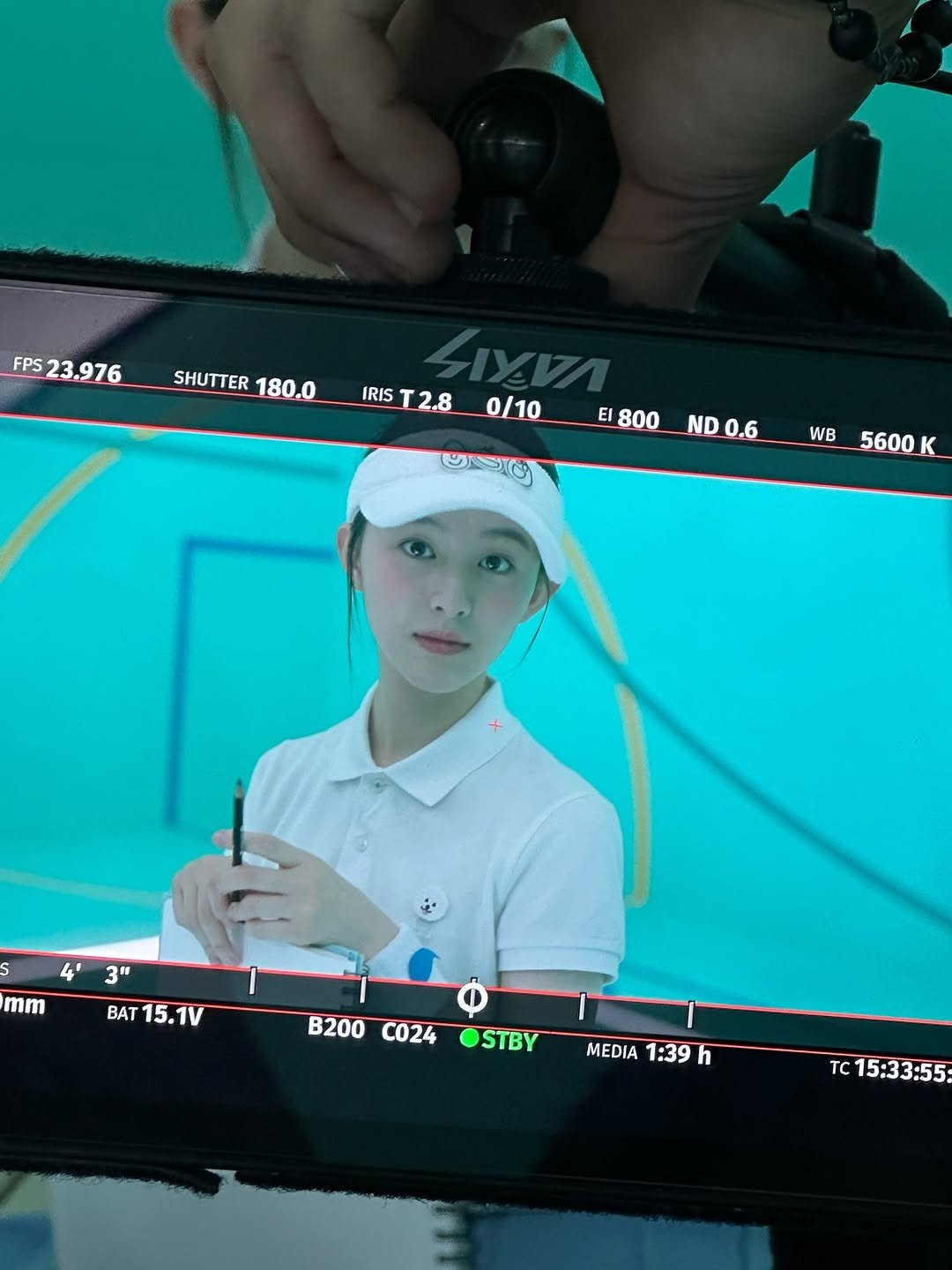 Photo by 박지후 on November 29, 2025. May be an image of camera and text that says 'FPS 23.976 SHUTTER SHUTTER180.0 180.0 IRIS IRIST2.8 T 2.8 0/10 El 800 ND 0.6 অাবল WB 5600 K 4' 3" mm BAT15.1V mBAT15.1V 15. BAT B200 C024 STBY MEDIA 1:39 MEDIA1:39h h TC TC15:33：55'.