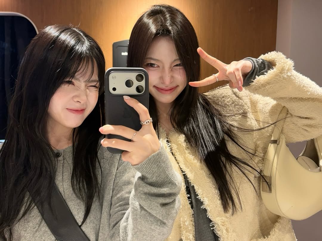 0616gy 게시물 이미지: 홍댕미가 노래를 불렀던 퀸즈가드 -🖤 
좋 다 종로 -! 
난 너랑 노는게 정말 조아 //