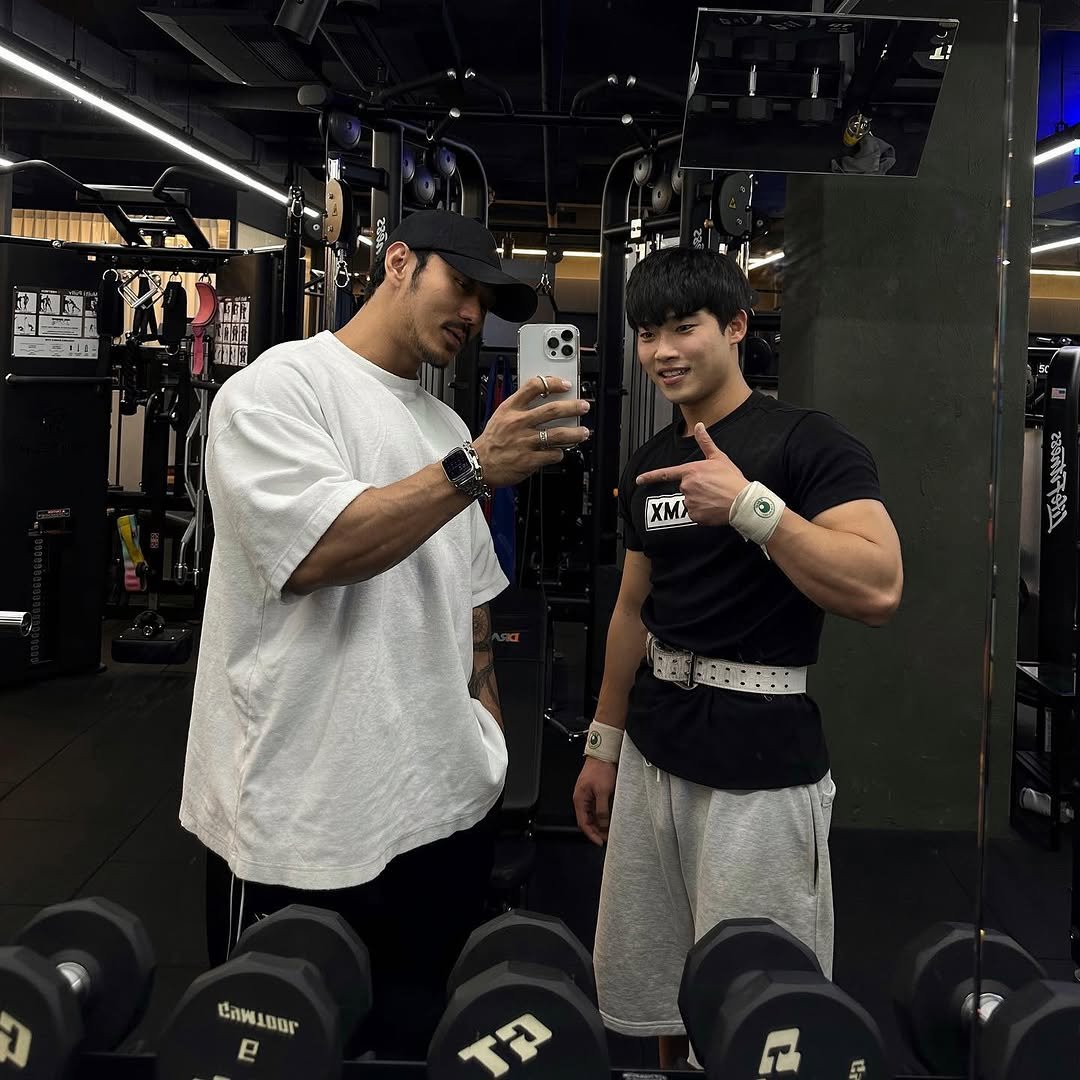 0__0life 게시물 이미지: #롤모델 

정호중 선생님과 함께 한 지 1년 정도 
항상 겸손하시고 배울 점이...