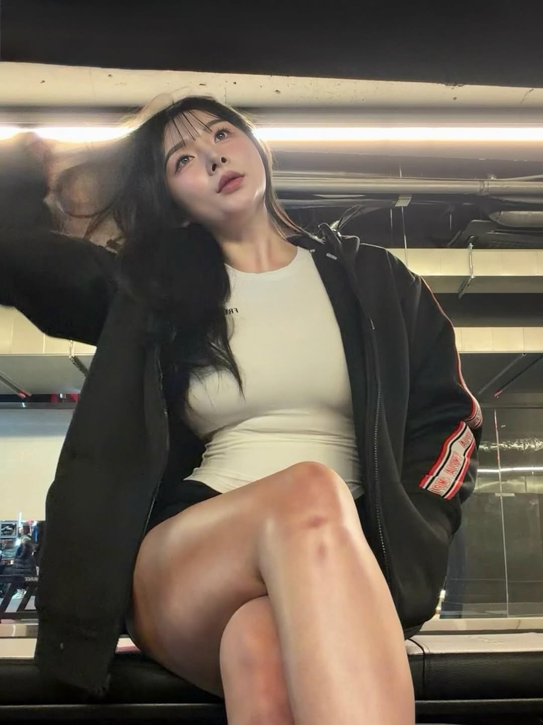 Photo shared by 공다혜(개그캐)🇰🇷 여행 / 운동 / 여름형인간 on January 13, 2026 tagging @freedom__athletic. May be an image of one or more people, hair, miniskirt, top, shorts and text.