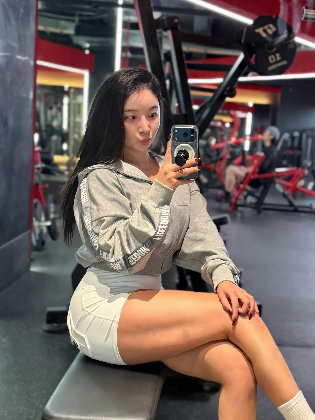 #레깅스 #헬스녀 #강민경 #골반 #몸매 #몸매자랑 #운동하는여자 #헬스하는여자 #헬스타 #오운완 #ㅇㅇㅇ #힙운동 #스쿼트 #애플힙