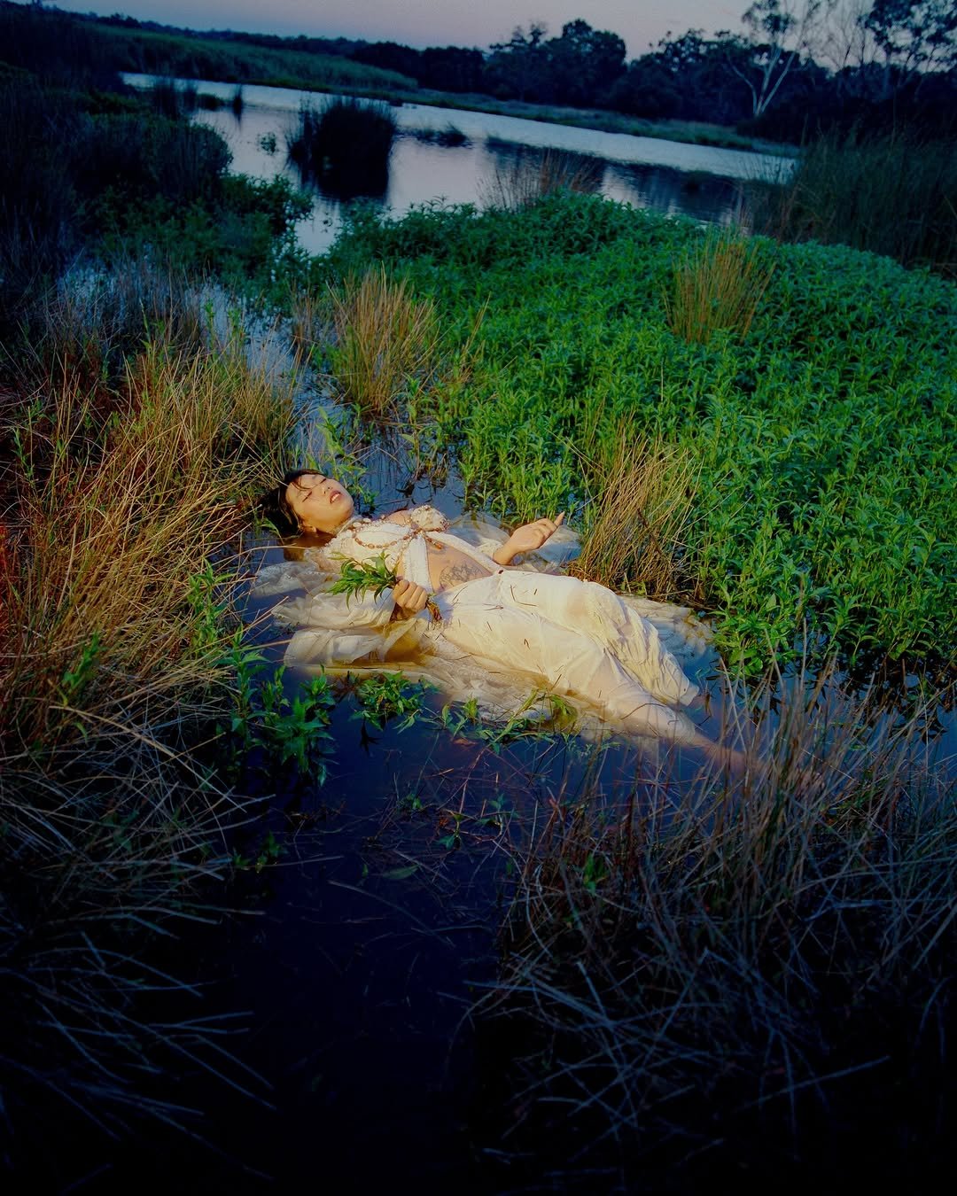 0ojin_ 게시물 이미지: @branidii on #120 

‘Ophelia’

•
Direction...