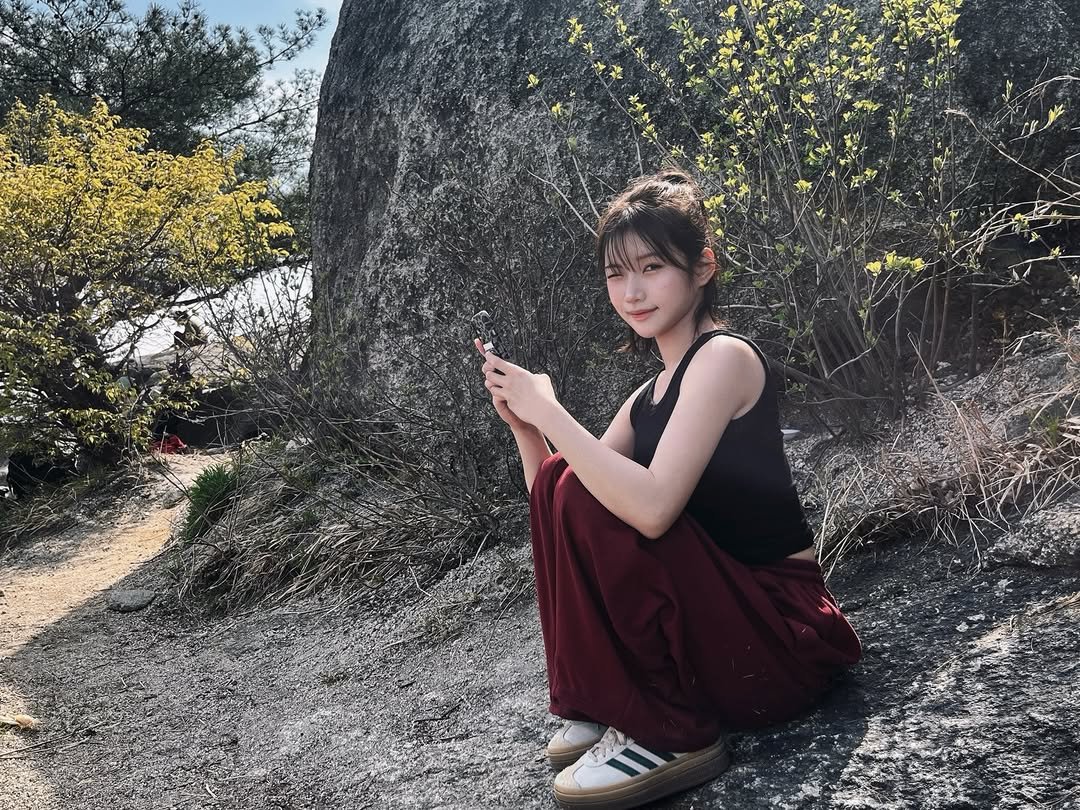 Photo by 이로아 on April 14, 2026. May be an image of outdoors and text.