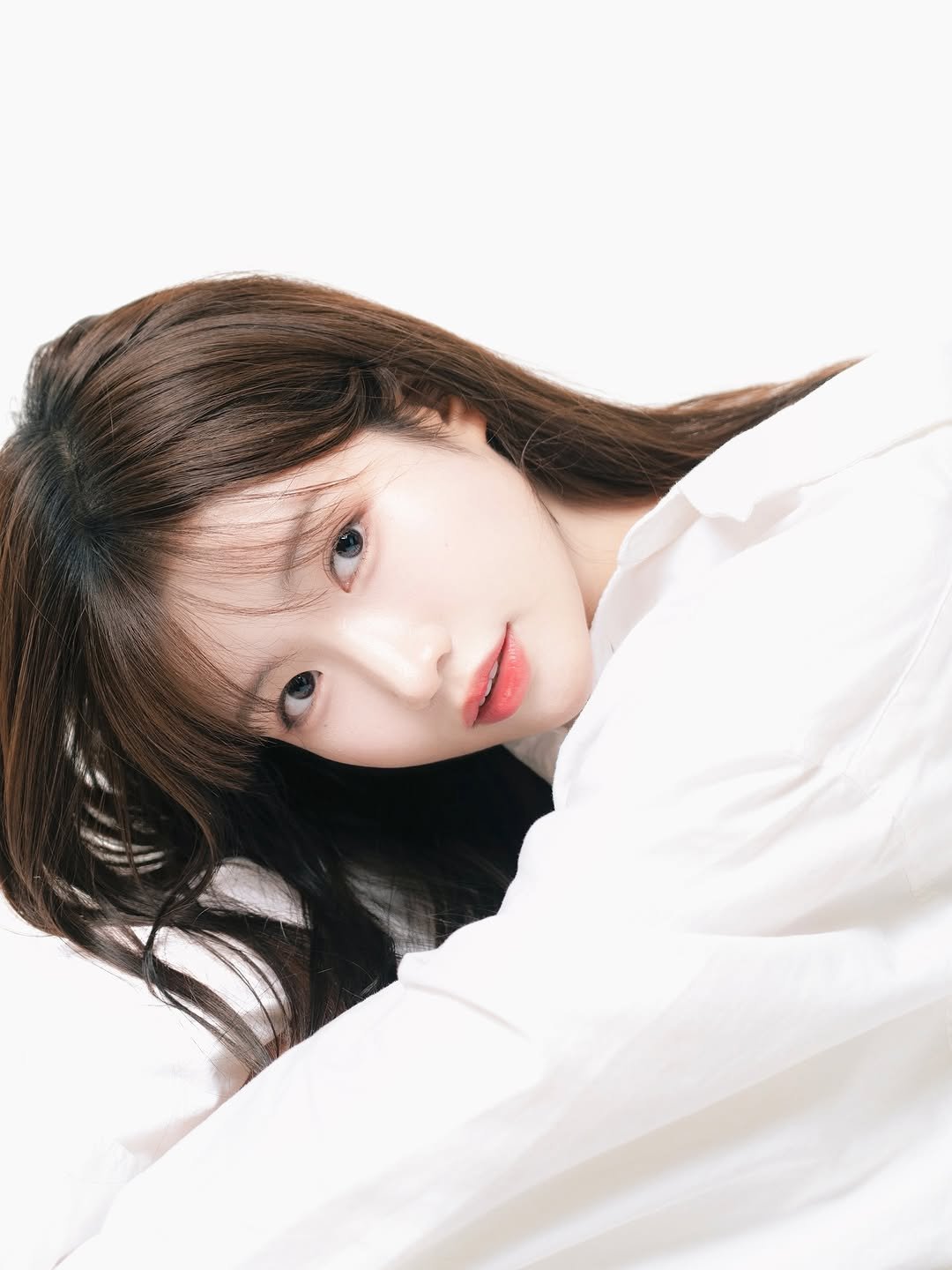 Photo by 이로아 on June 29, 2025. May be an image of 1 person, hair, top and text.