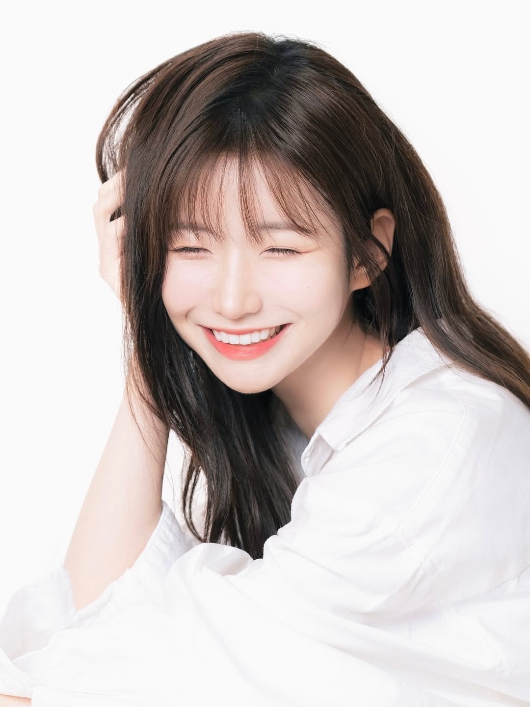 Photo by 이로아 on June 28, 2025. May be an image of 1 person, hair and text.