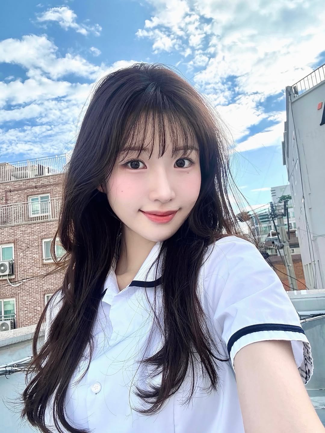 Photo by 이로아 on July 23, 2025. May be an image of 1 person, hair and text.