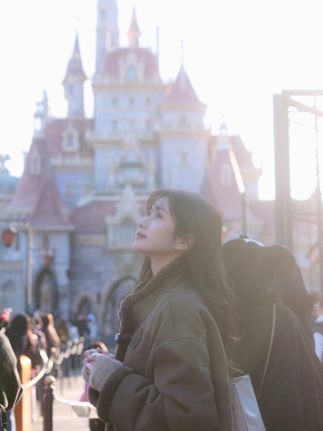 Photo by 이로아 in Tokyo Disneyland. May be an image of castle and text.