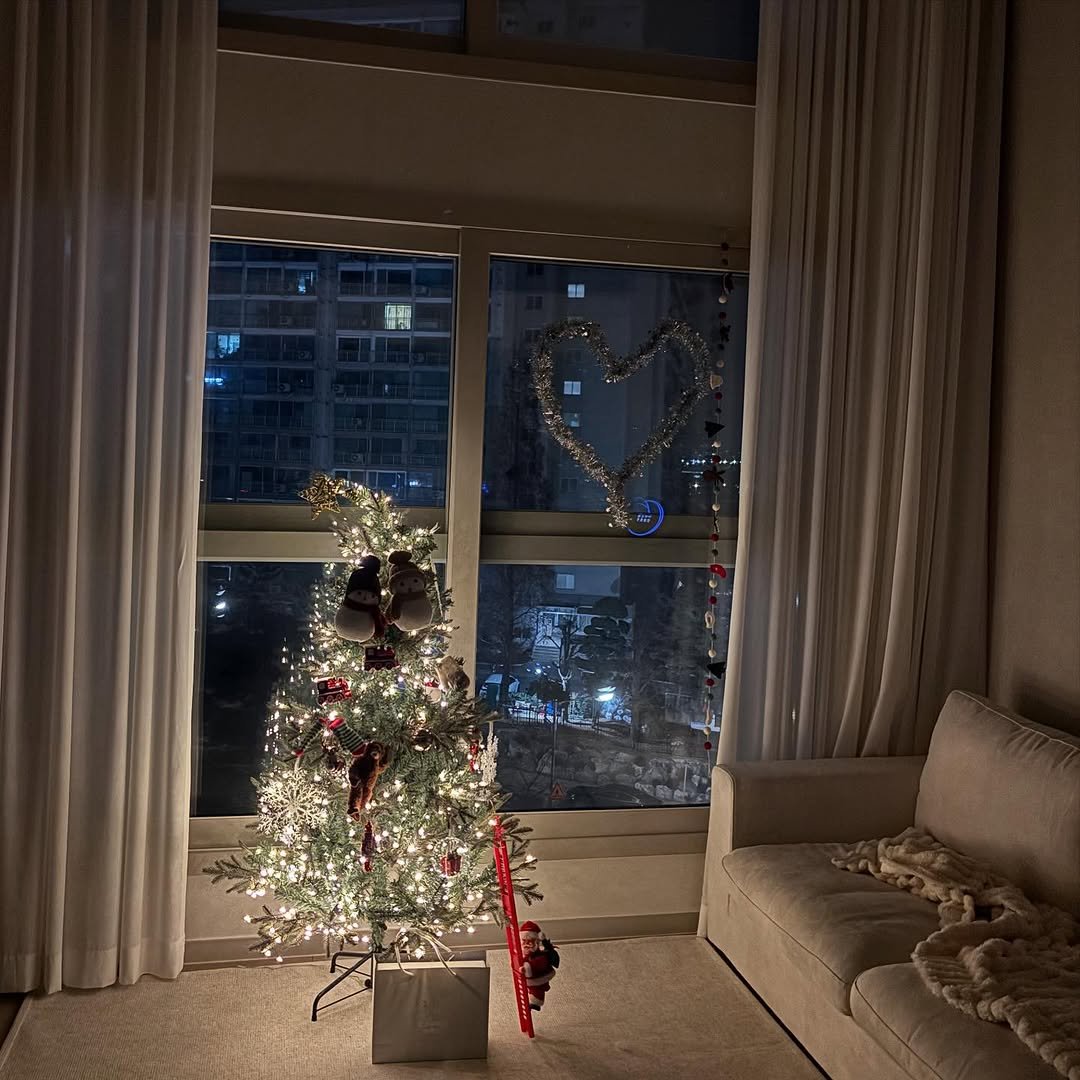 1.7.o_fit_ 게시물 이미지: 🎄 GOOD BYE 2o24 🎄
나의 연말 이모저모를 담다 
이번년도와 같았던...