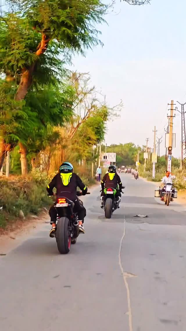 1000r_prorider 게시물 이미지: Ak47 nhi superbikes chalye ho...