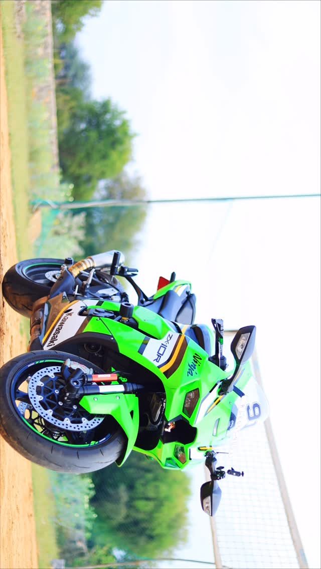 1000r_prorider 게시물 이미지: Zx10r chlaye ho kabhi? #zx10r #superbike...