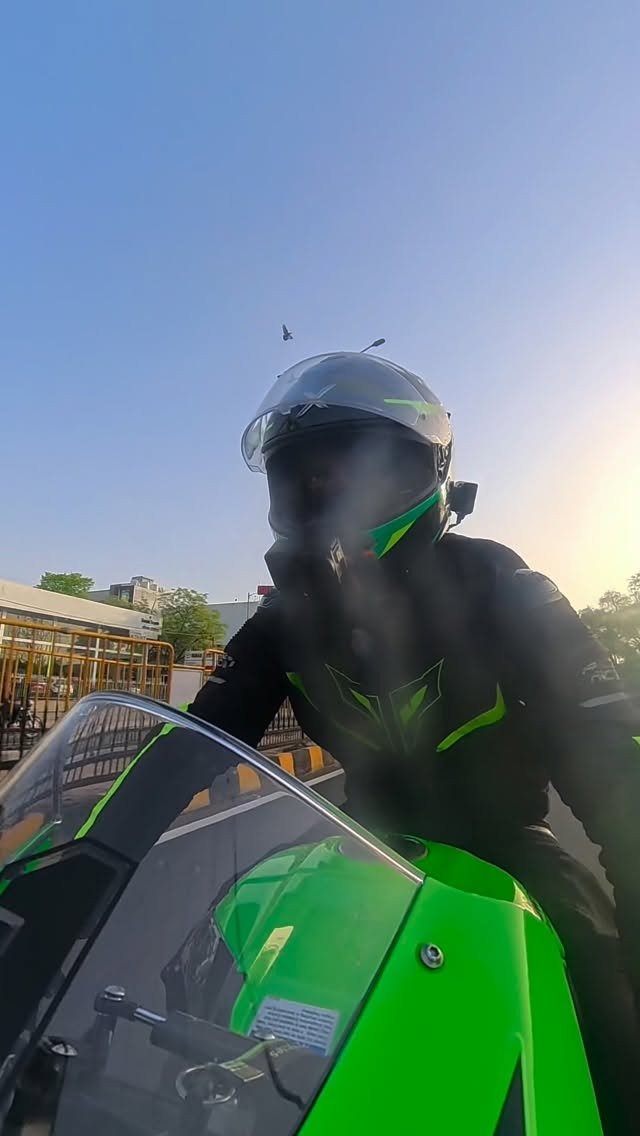 1000r_prorider 게시물 이미지: Milna ho to aisa ho 🔊💚😍 follow @1000r_prorider...