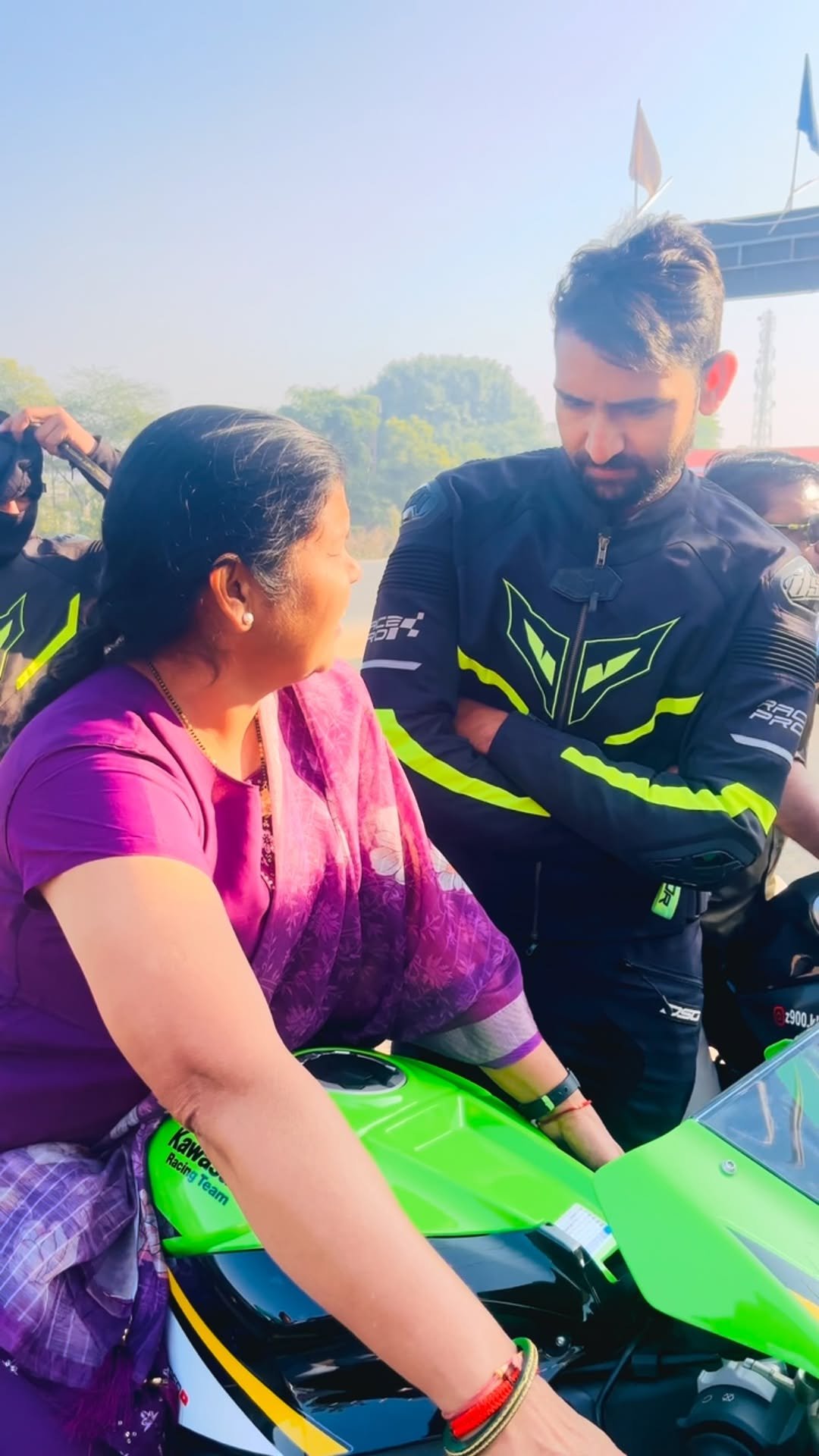 1000r_prorider 게시물 이미지: Finally zx10r price discussion started with...