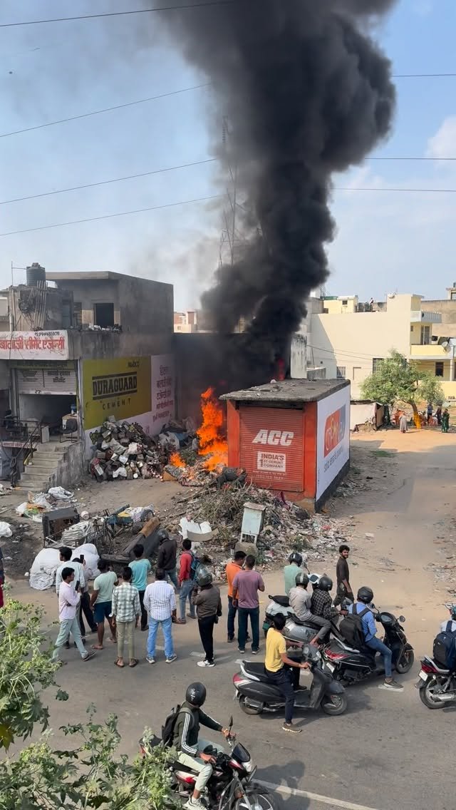 1000r_prorider 게시물 이미지: Aag lag gai nuksaan ho gya 😲😱🤯 #viralreels #fire