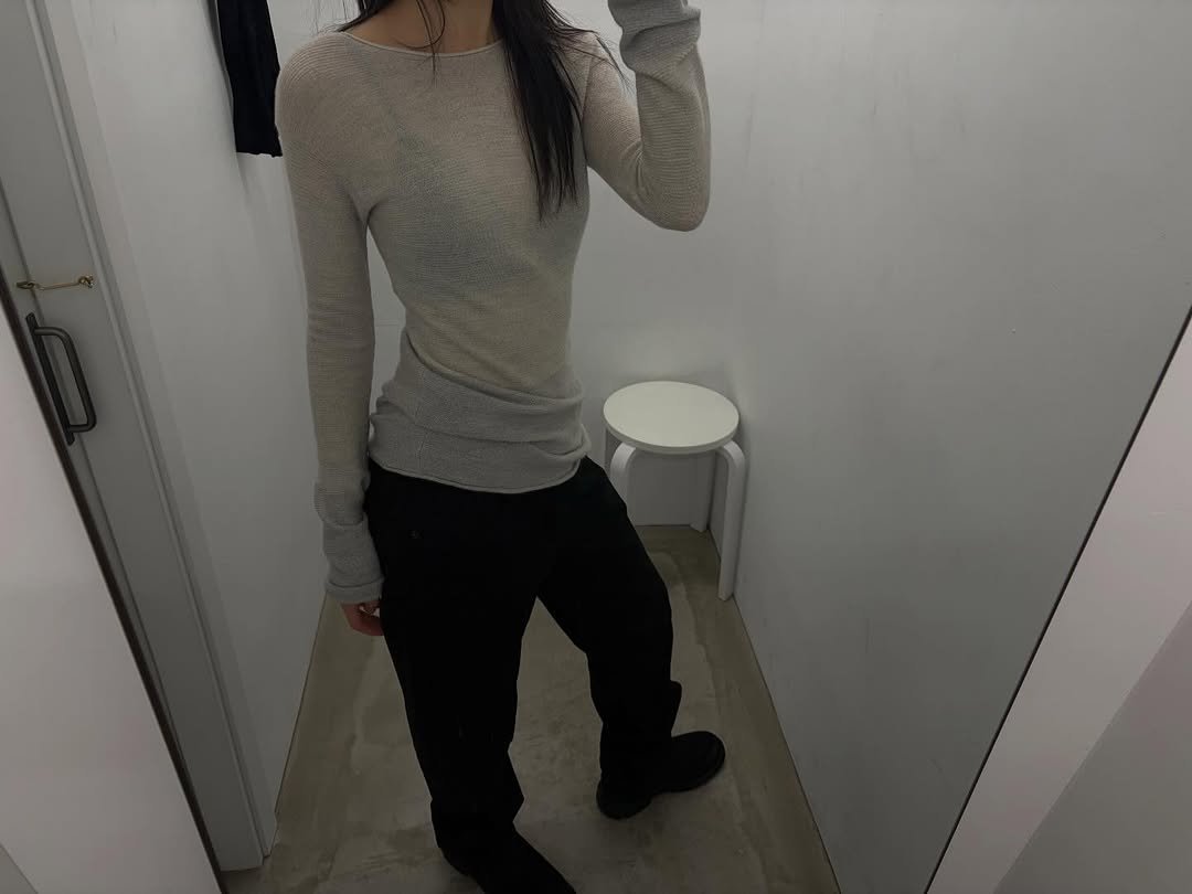 Photo shared by kimyoung on January 03, 2026 tagging @ayadz.vintage.studio. May be an image of sweatpants, fleece, clothes hanger, sweatshirt, cardigan and text.