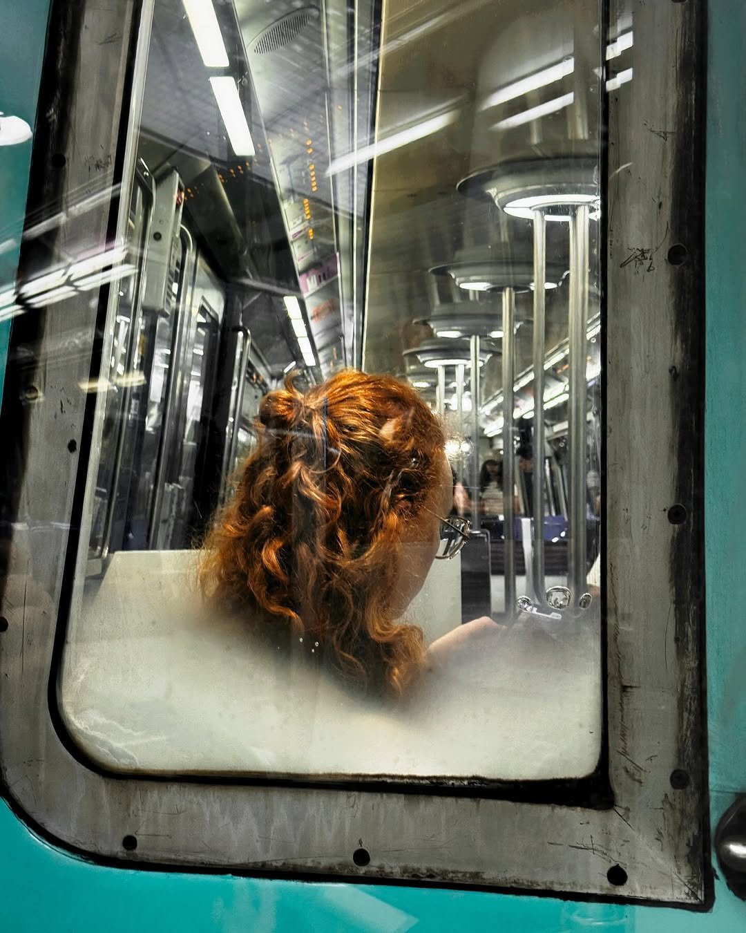 11 게시물 이미지: Scenes from the Paris metro