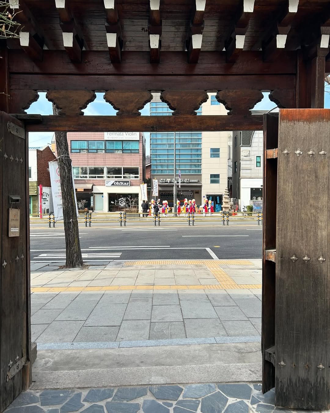 Photo by 일일호일 on February 25, 2026. May be an image of street, buildings and text.