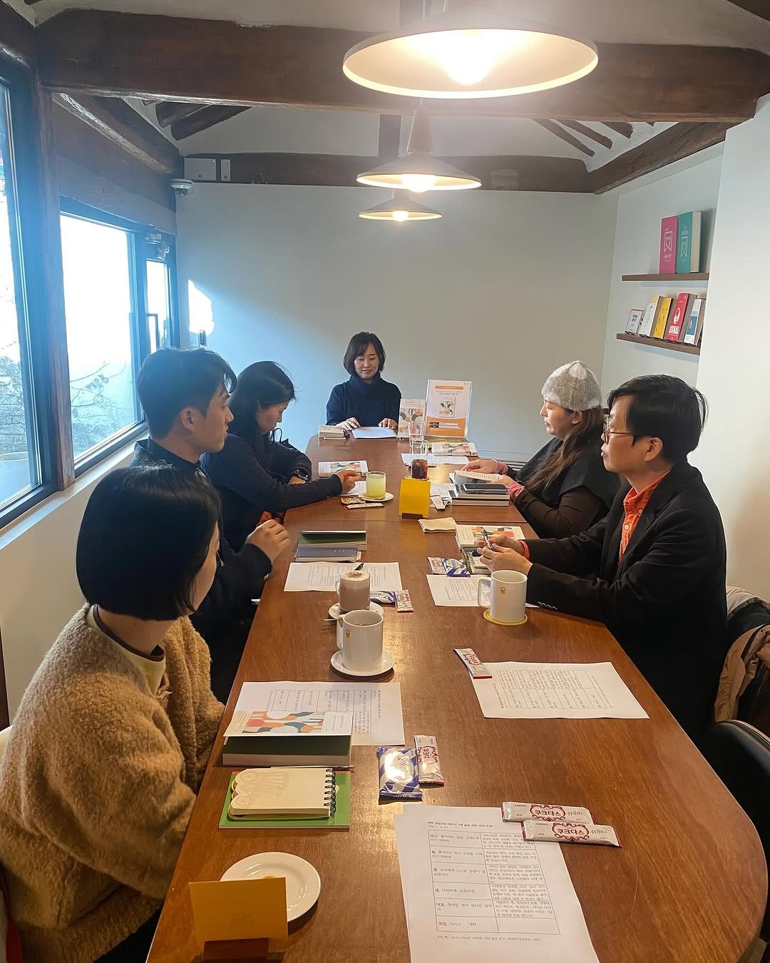 Photo by 일일호일 on January 13, 2026. May be an image of studying, table, bureau and text.