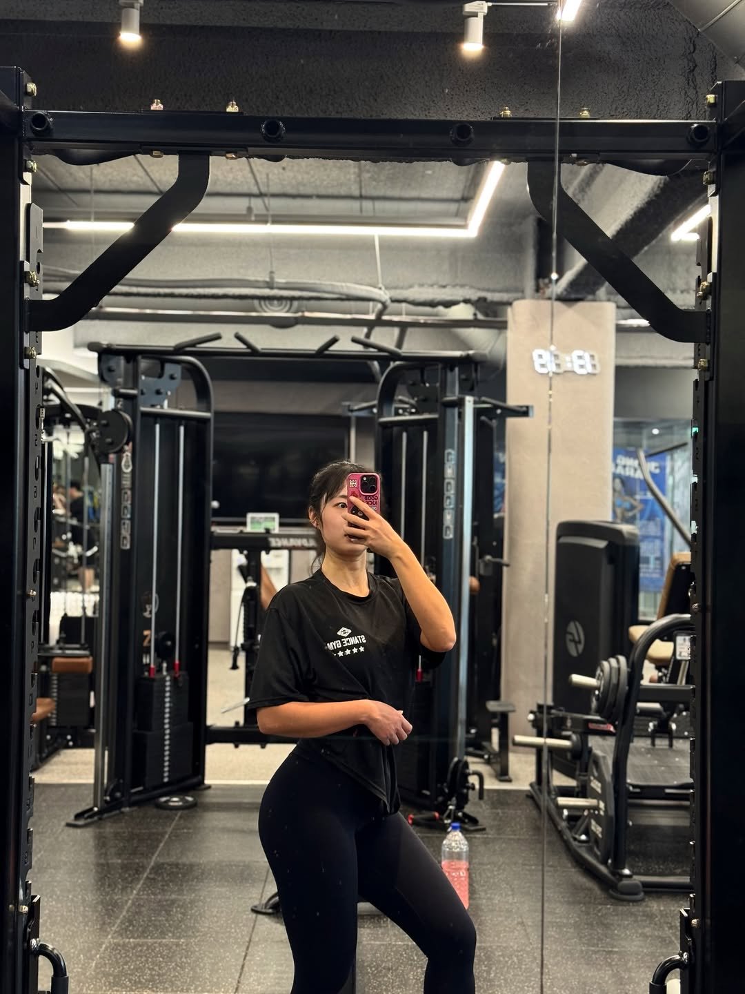 12ny_fit03 게시물 이미지: 어딜가던 깜둥이는 내 담당인데 
송언니 옆에 있음 흰둥이 체험 가능🤍

#울산...