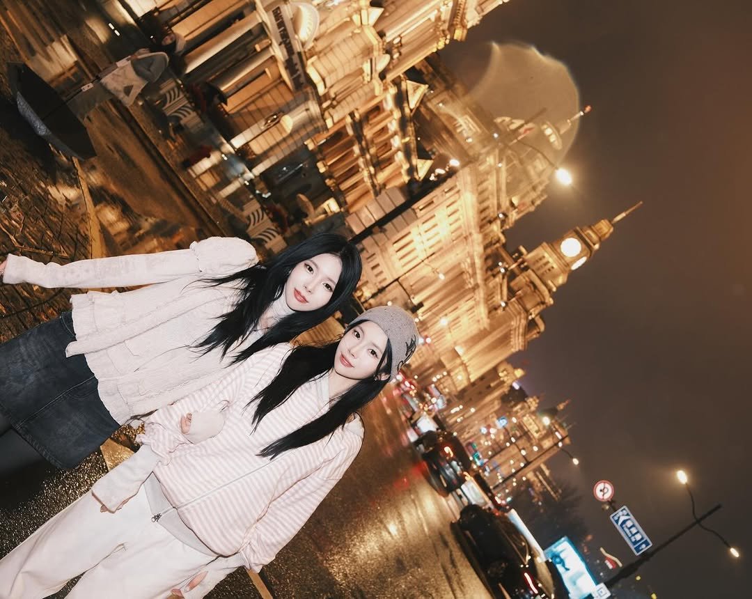 Photo by +82 임 아란 🇰🇷 on March 30, 2026. May be an image of one or more people, Piazza di Spagna, Sacré-Cœur, the Aqueduct of Segovia, La Sagrada Familia, night, Shwedagon Pagoda and text.