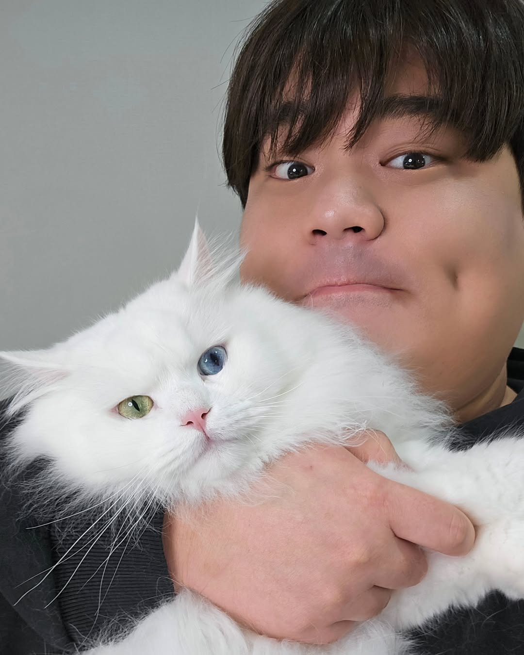 Photo shared by 160kg 김현우 on March 19, 2025 tagging @kimbaekseol.