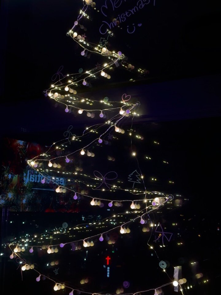 166.j__ 게시물 이미지: .
🎄✨