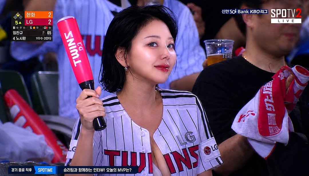 174.8_sky 게시물 이미지: 무! 적! 엘! 지!⚾️
마지막은 제가 좋아하는 키티 콜라보 유니폼으로🩷

요즘...