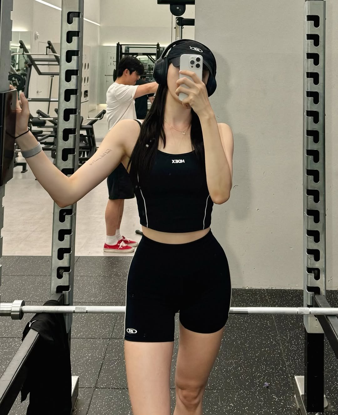 178cmimi 게시물 이미지: 올검룩 모아모아..♡
 
운동복은 이상하게 검정색만 찾게되는거 저만 그런가요🥲
맨날...