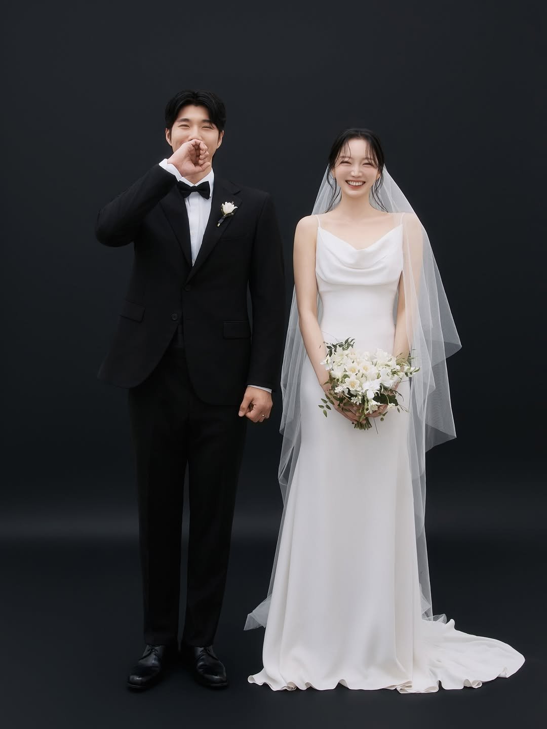 178cmimi 게시물 이미지: D-1 💍

2026년 4월 18일
함께하는 네 번째 봄의 한가운데서
저희 두...