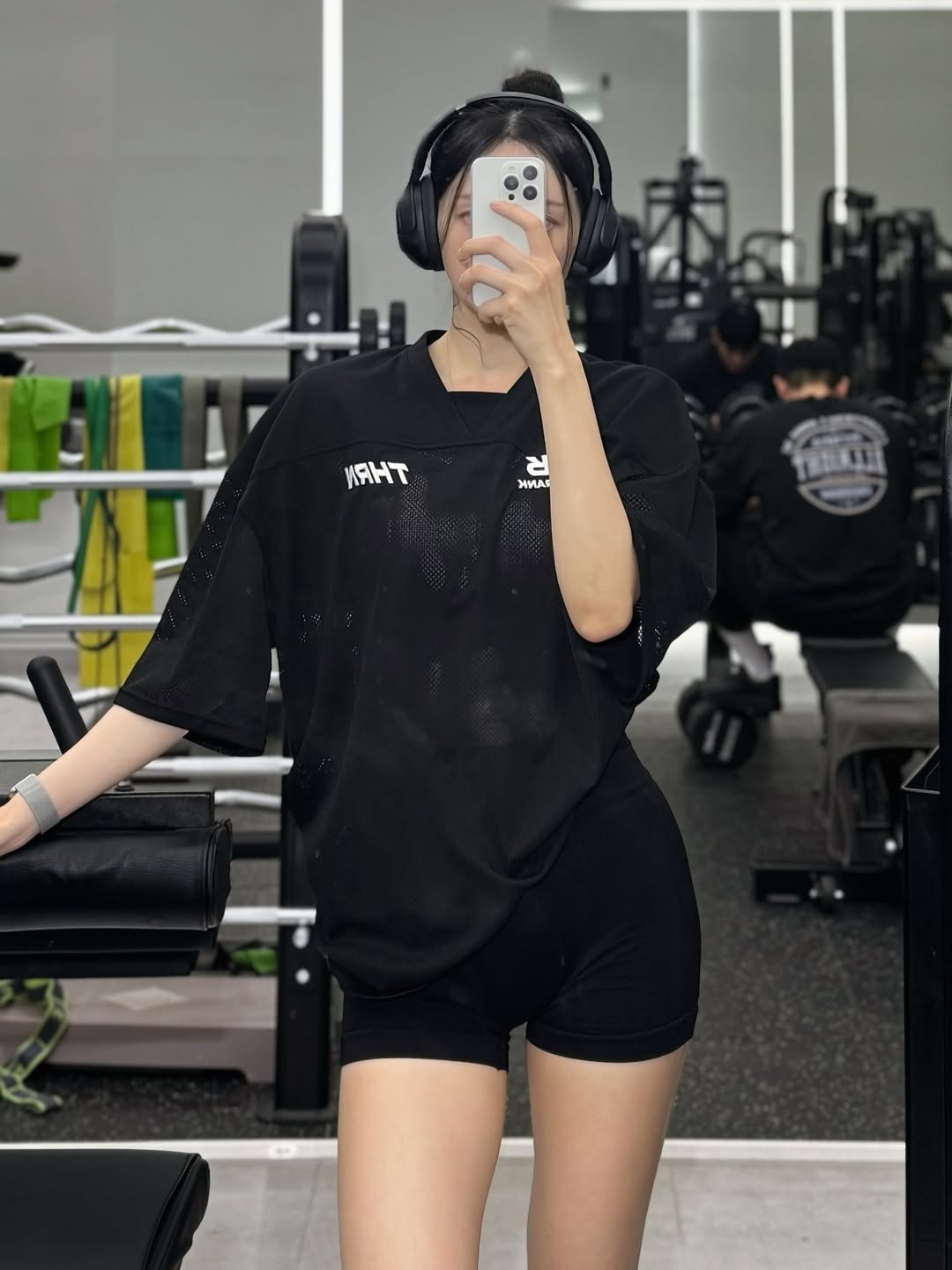 178cmimi 게시물 이미지: 헬스장 땀냄새를 견뎌가며 운동하는 요줌
몰래 헛구역질 10세트 정도 하는 듯
...