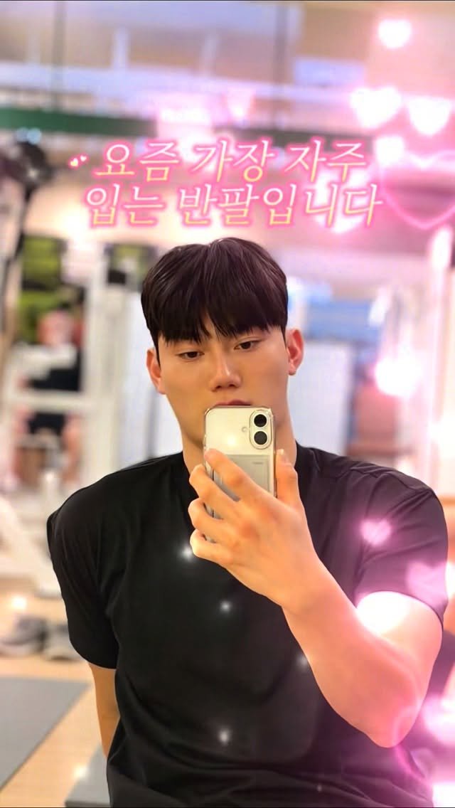 182_jg 게시물 이미지: 요즘 운동할 때 제일 손이 자주 가는 반팔티 소개합니닷👕

솔직히 반팔티는 디자인도...