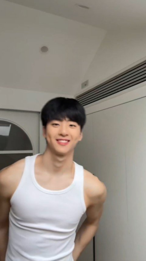 184.95cm 게시물 이미지: 8SEC #fyp