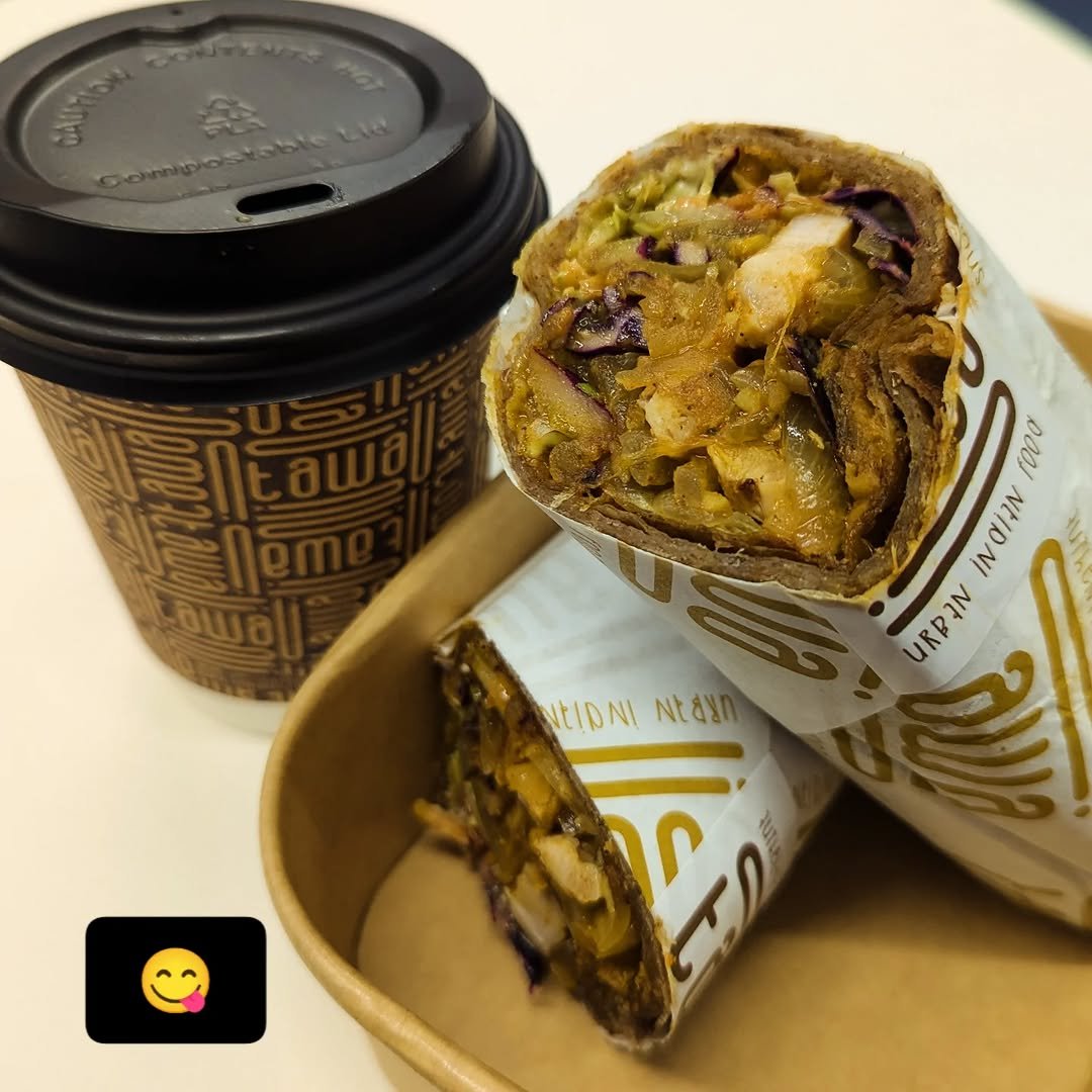 189 게시물 이미지: Delhi butter chicken paratha roll and masala...