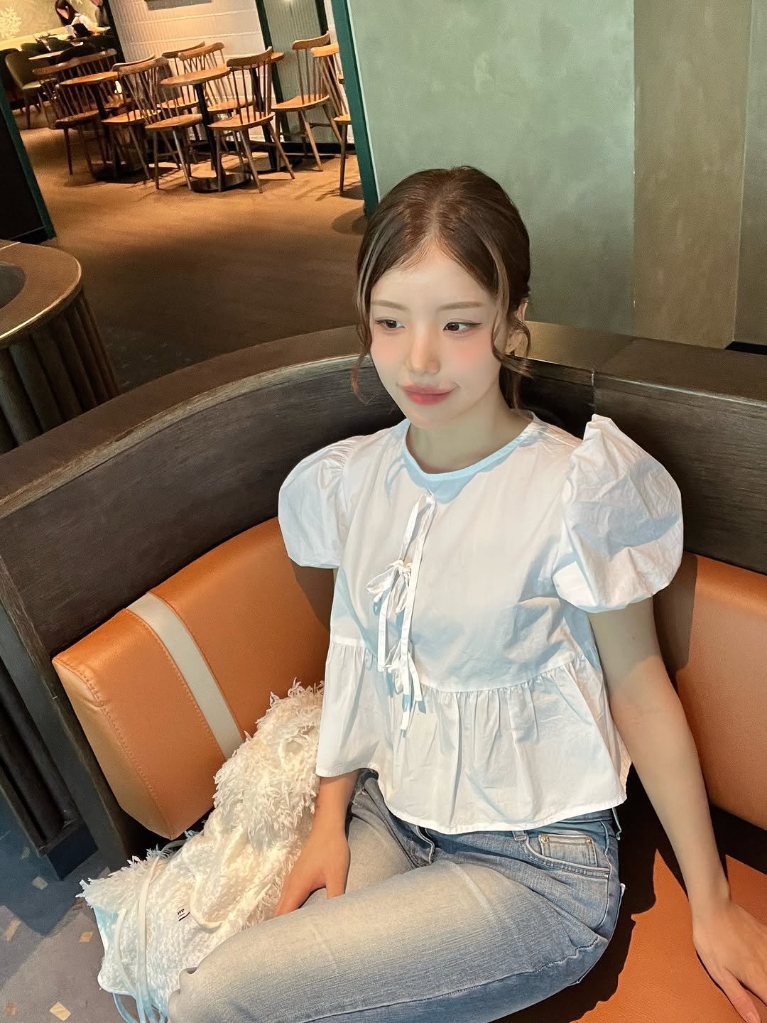 1_jjeong.u 게시물 이미지: 나는 로지코코아무새 ••