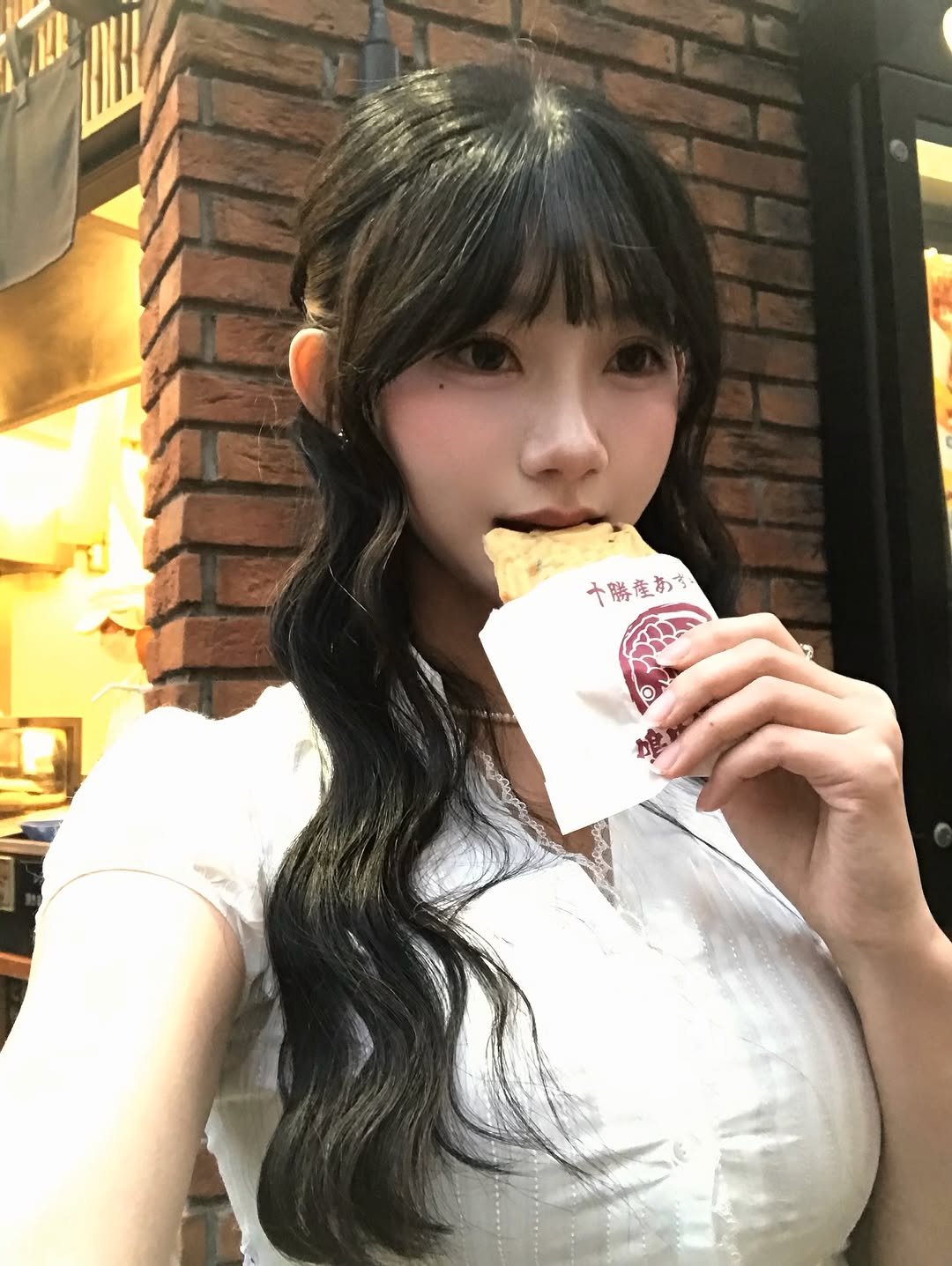 Photo by 🤍🐰🤍 on February 15, 2026. May be an image of one or more people, hair and text that says '十勝産あ了'.