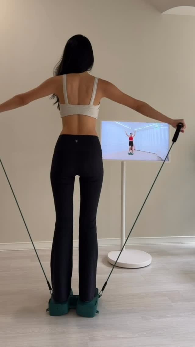 1evely1 게시물 이미지: 금요일밤이라고 평소보다 좀 많이 드셨죠?
배 나와있눈거 지금 봐봐요....
나가서...