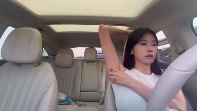 1evely1 게시물 이미지: 아침부터 겨극락에 빠져든다아
겨드랑이가 막히면 팔뚝이 두꺼워지고 어깨 말리고...