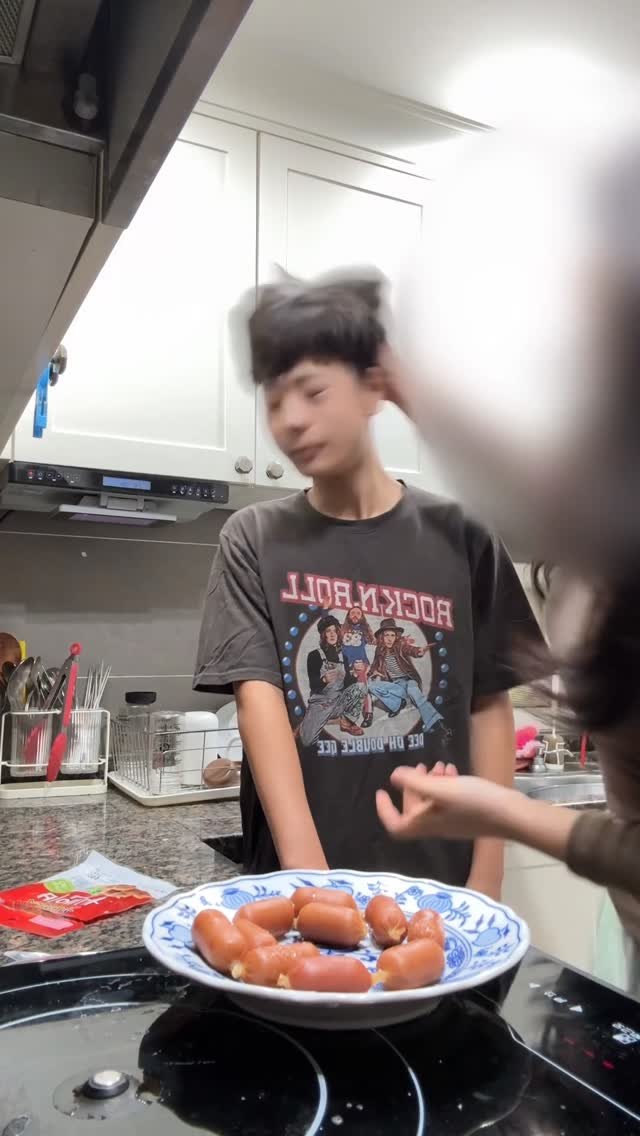1imsemin 게시물 이미지: 남동생이 만든요리는 절대 먹지말자 #남동생 #여동생 #요리