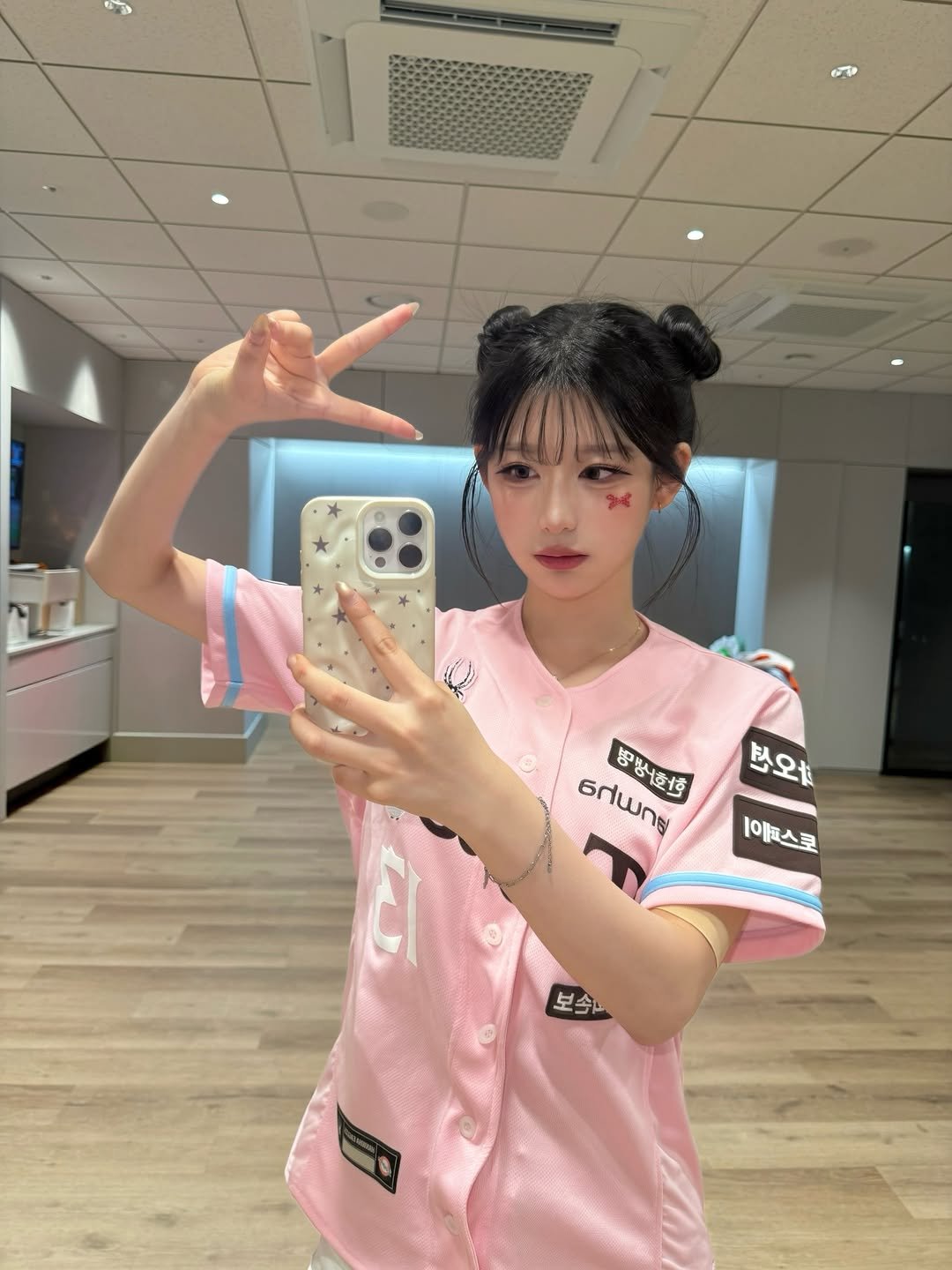 1ovbmi 게시물 이미지: 시즌 첫 스윕에 함께하다니여 #한화이글스 #짱