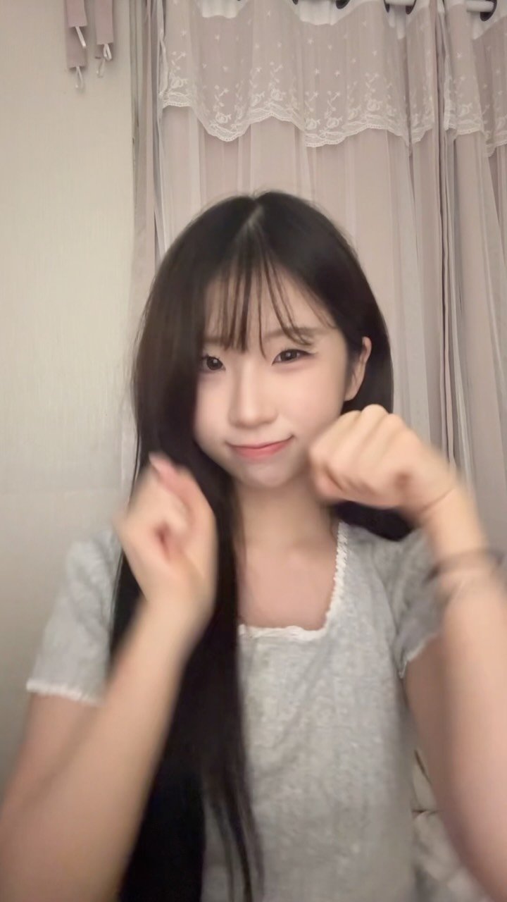 1overrrrrrrrrrr 게시물 이미지: 🍋레몬레몬빔을맞아라✨##LemonTang #Hearts2Hearts
#레몬탱  #하츠투하츠 여름