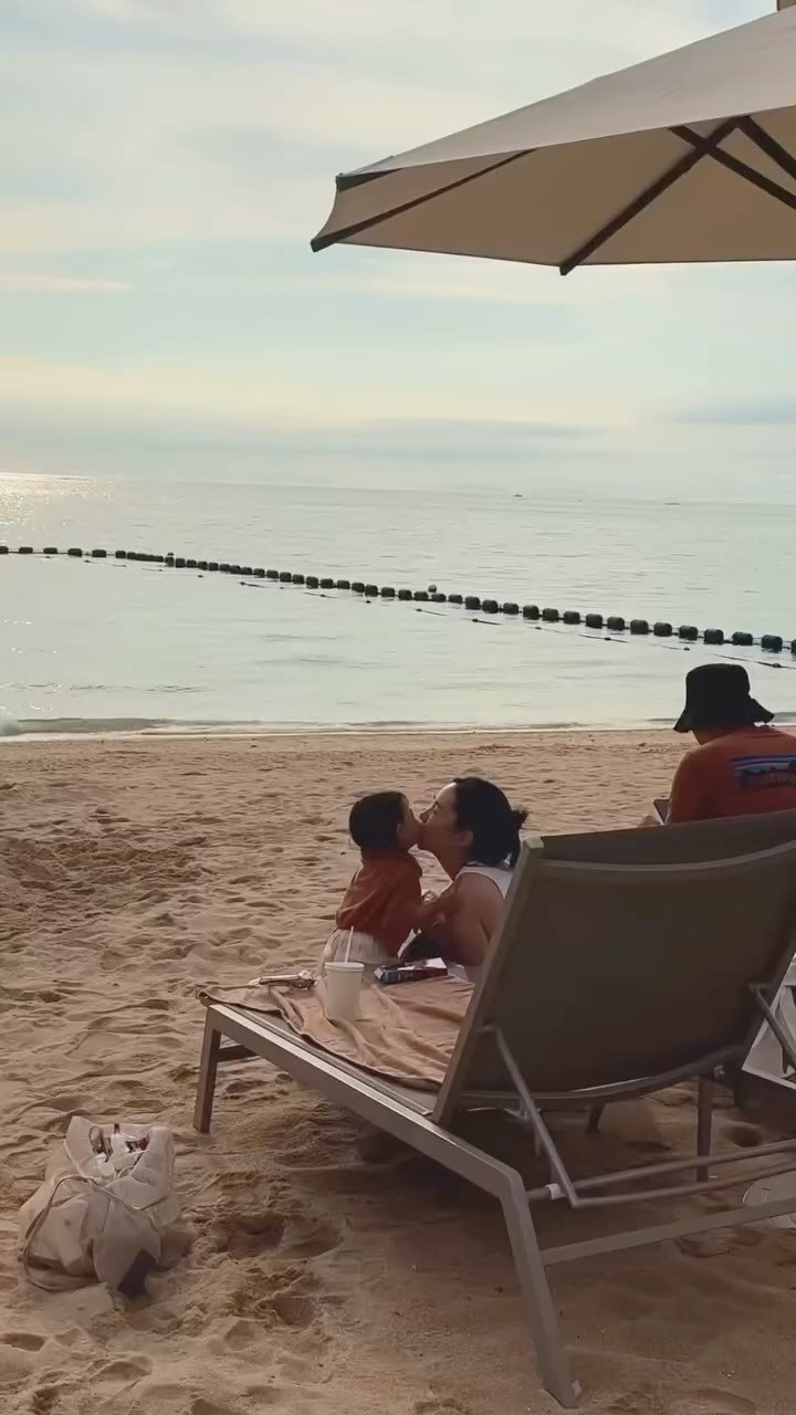 2905_home 게시물 이미지: ⠀
아이폰이 자동으로 모아주는 앨범덕에
만들어본 하연이와의...