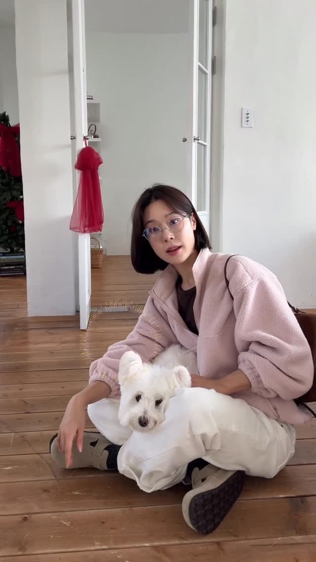 2dumi 게시물 이미지: 카메라에 자꾸 흰 털뭉치가 잡혀요