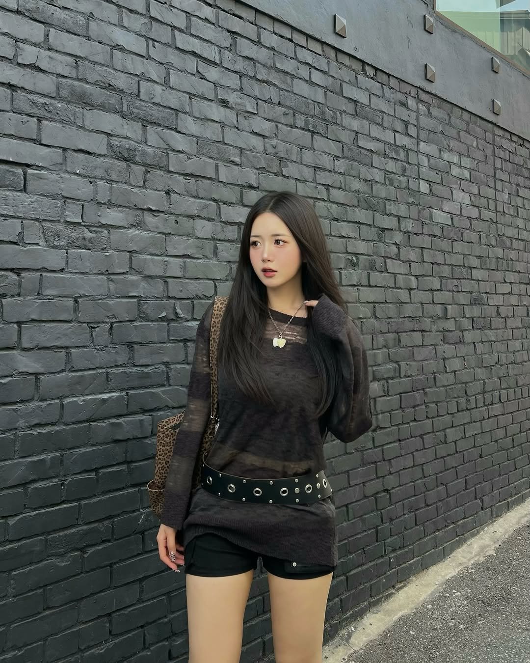 2ioary 게시물 이미지: #광고 #포르테나 

여름에도 긴팔 못 잃어...🎀
그리고 한강진 부자피자 진짜...