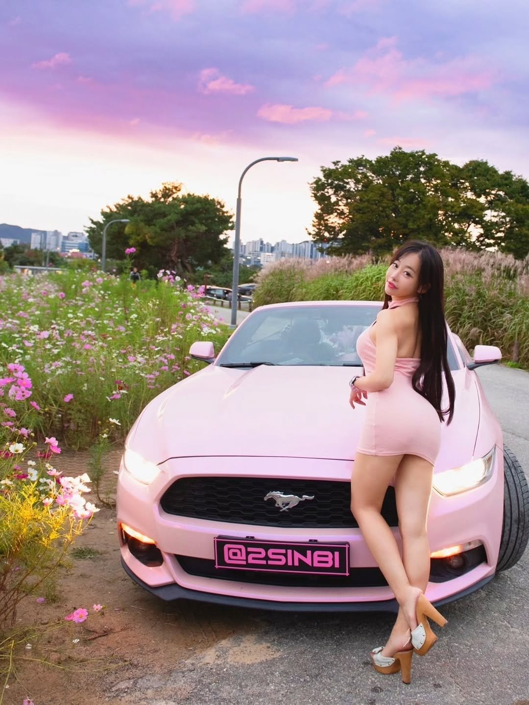 Photo by 이신비 정하얀 on November 03, 2025. May be an image of car, wheel and text.