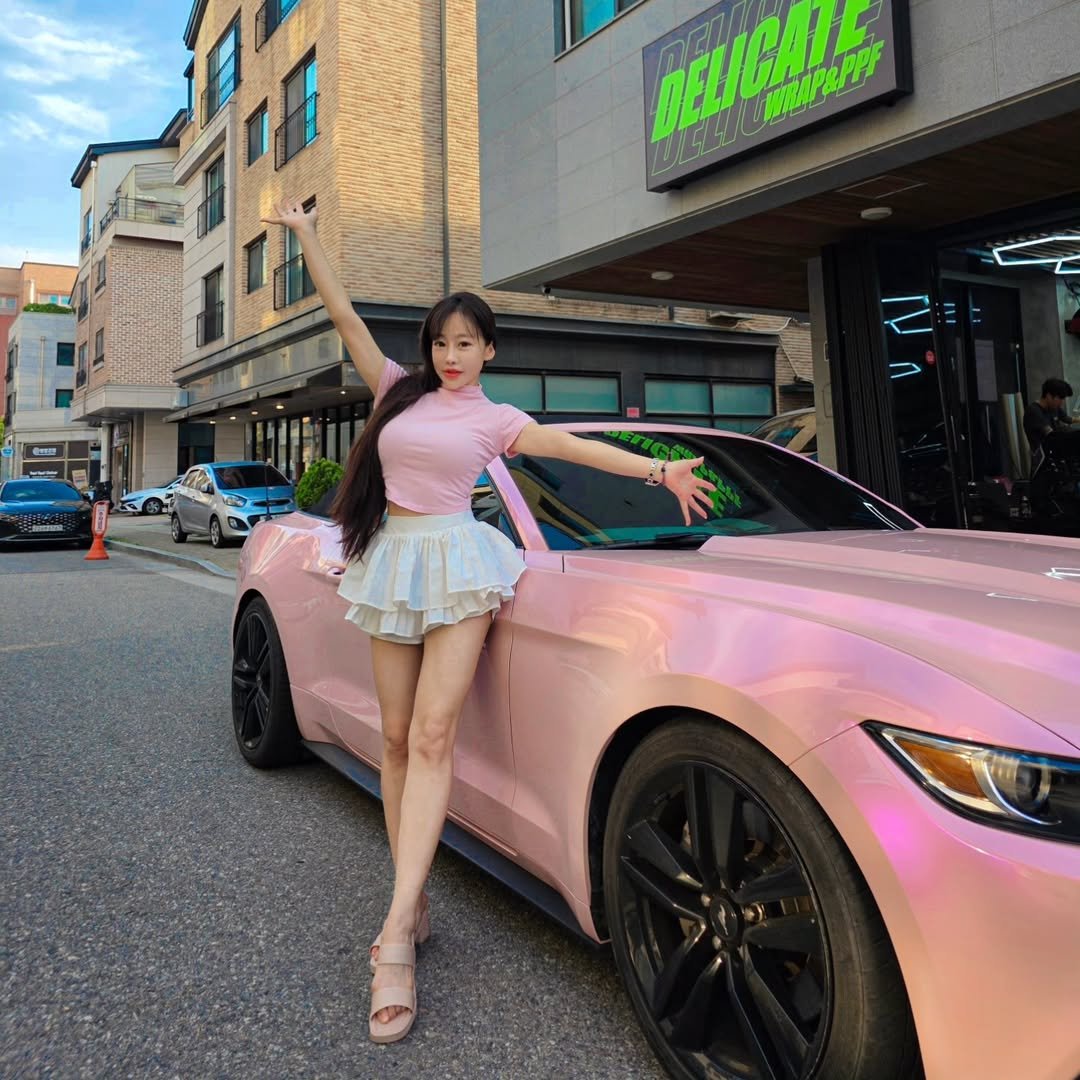 Photo shared by 이신비 정하얀 on June 05, 2025 tagging @baabyrin, @dmo_swrapkorea, and @delicate_wrap.ppf.