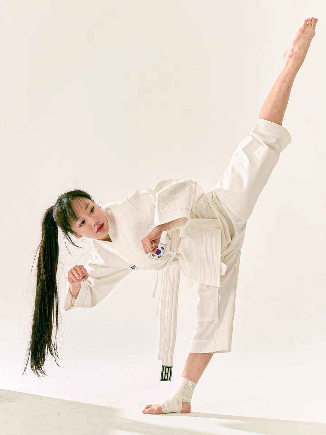 Photo by 이신비 정하얀 on January 29, 2026. May be an image of martial arts and text.