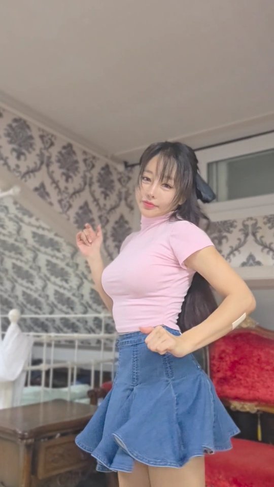 2sinbi 게시물 이미지: 👋 헤이 무비고 챌린지 이벤트 스타트!! 내가 춘 챌린지 이제는 너 차례!
틱.톡...