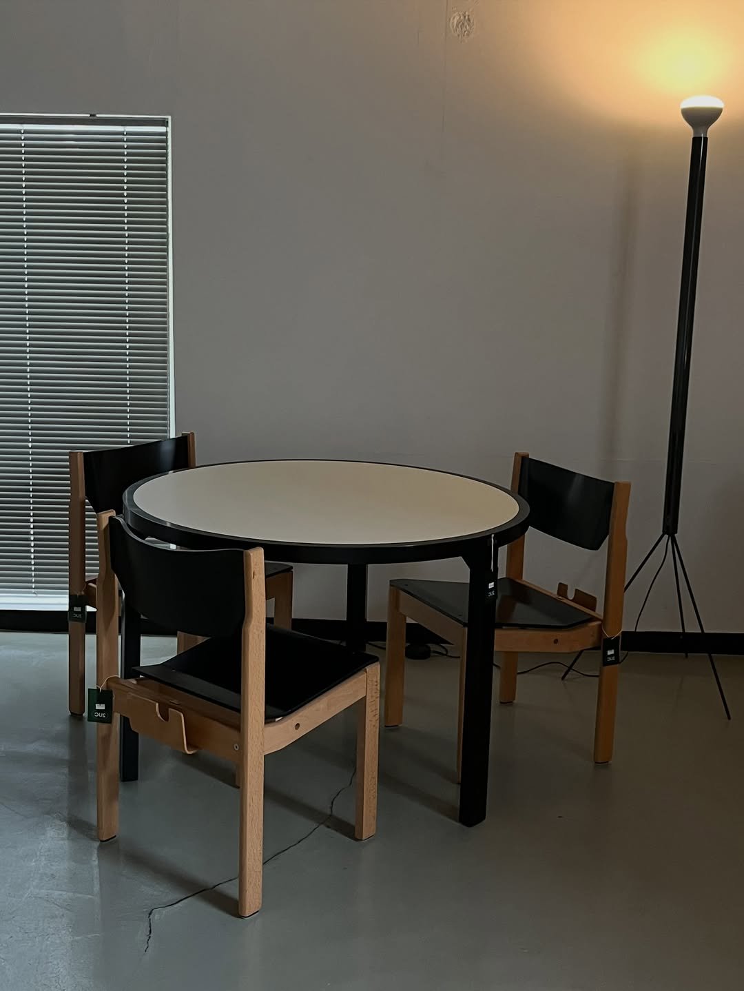 2uc_official 게시물 이미지: 2UC Berlin table
