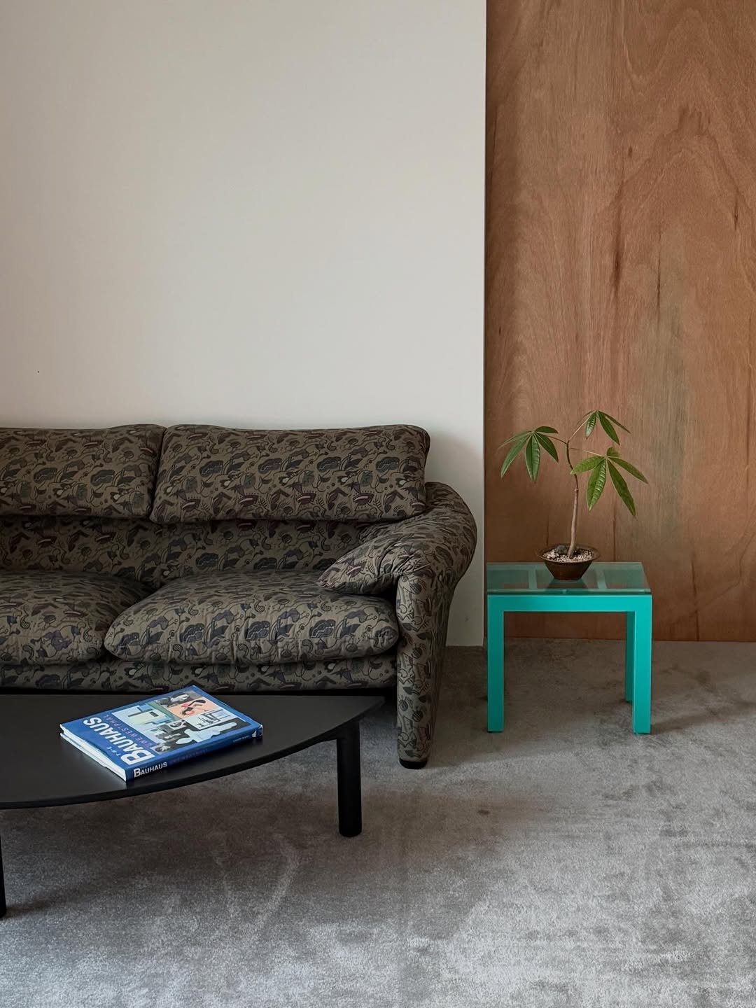 Photo by 2UC inc. on February 09, 2026. May be an image of sofa, armchair, chaise lounge, carpet, living room and indoors.